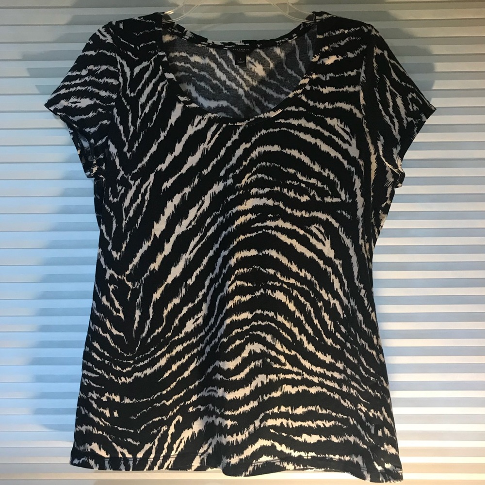 ANN TAYLOR  Zebra Expression Top